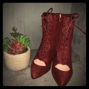 Adorable Suede Burgundy Boots with Lips 👄